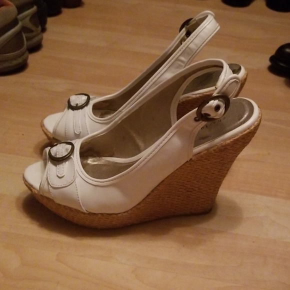 Charlotte Russe wedge heel size 8 - Picture 4 of 4